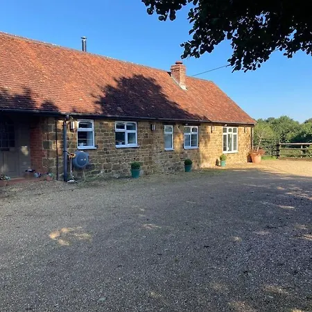 Spacious Cottage In Idyllic Spot Fenny Compton Exterior photo