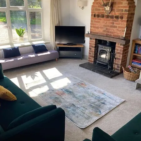 Spacious Cottage In Idyllic Spot Fenny Compton Exterior photo