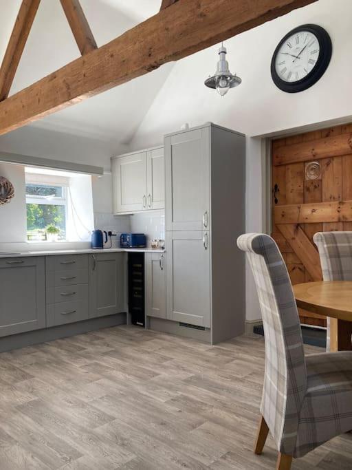 Spacious In Idyllic Spot