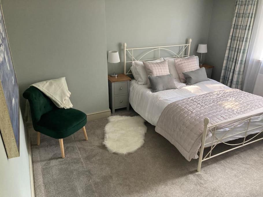 Spacious In Idyllic Spot Fenny Compton