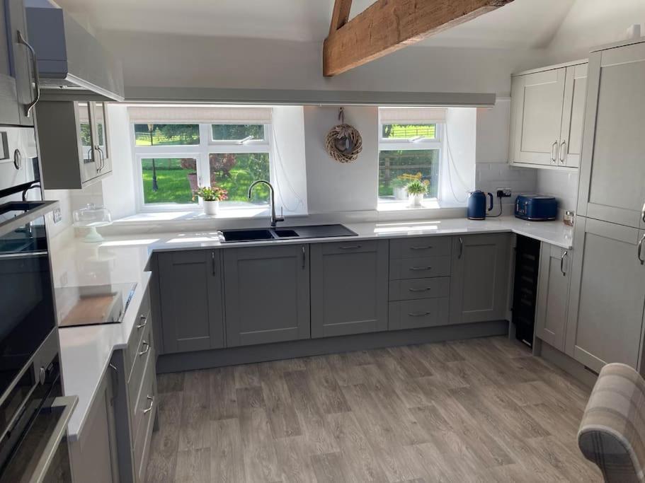 Spacious In Idyllic Spot Holiday home *